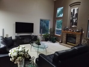 Smart TV, fireplace, DVD player