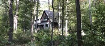 Stream-Side Guesthouse In beautiful Rawley Springs