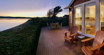 Sandpiper Haven: Whidbey Waterfront, Amazing VIEWS, Beach, Penn Cove, Kayaks, AC
