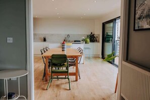 Unclassified image, 3 of 65, button - 5-Bed Coastal Retreat w/ Studio, Sauna & Sea Views (Newgale)