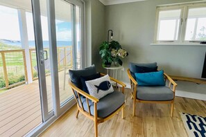 テレビ、暖炉、テレビゲーム、DVD プレーヤー