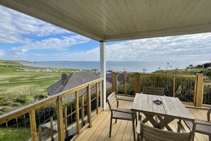 Outdoor dining - Ponderosa · Family Beach House - 400m from Newgale Beach. (Newgale)