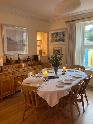 Dining - Victorian Cottage with Garden in Tenby, Near to the Beach and Town Centre. (Tenby)