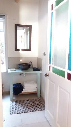 Shower, towels