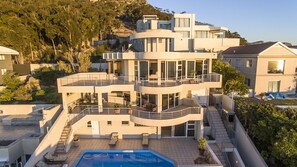 Exterior - Cape Town -Bantry Bay - Ocean Views, Pool, WiFi, Security, Parking, Backup Power (Cape Town)