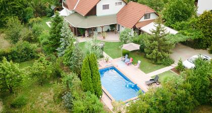 Duplex Family-Sized Apartment With Lake View, Pool & Dining Terrace