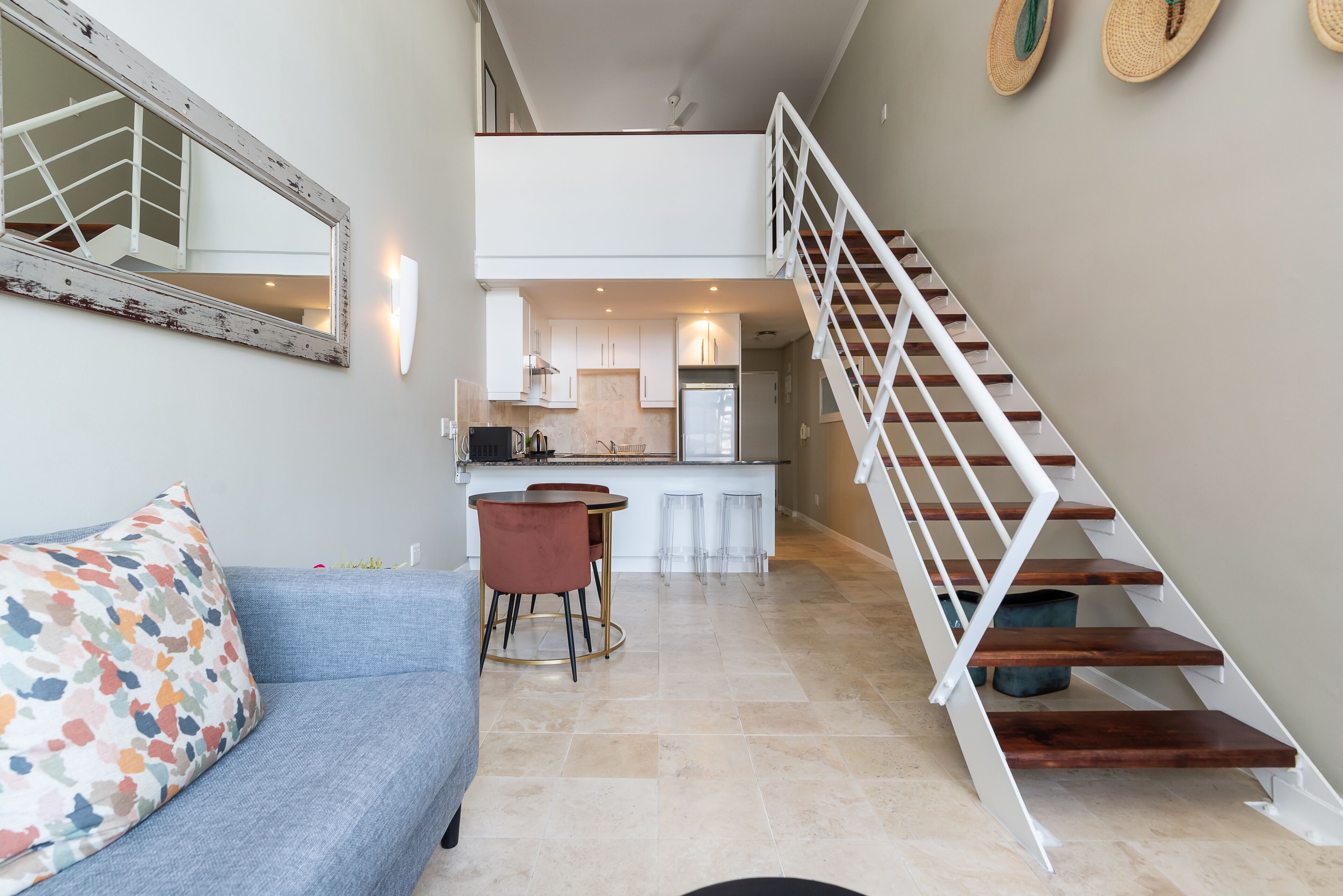 Smart TV, Netflix, books, streaming services