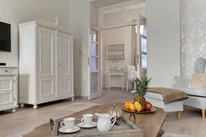 Living room - Chestnut & Eliza Suites - Superior Homes (Budapest)