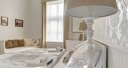 Chestnut & Eliza Suites - Superior Homes