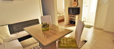 2 bedrooms, in-room safe, free WiFi, bed sheets