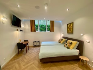 1 chambre, bureau, systĂšme dâinsonorisation, fer et planche Ă repasser