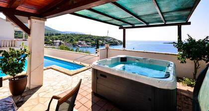 Extraordinary 3bed/3bath villa, with sea views,pool and hot tub for 8