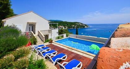 AuĂergewöhnliche 4 **** Villa am Meer, mit Meerblick, Pool und Whirlpool fĂŒr 8 Personen