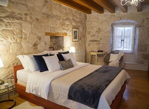 4 habitaciones, tabla de planchar con plancha y wifi gratis 