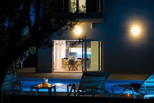 Comfortable Villa with private pool and sauna near Zadar, Croatia