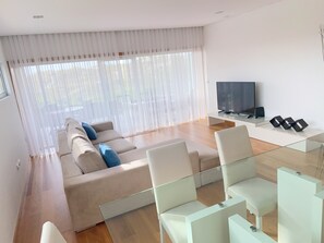 Smart TV - T2 Luxury in front of the beach  (Esposende)