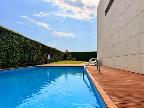 T2 Luxury in front of the beach 