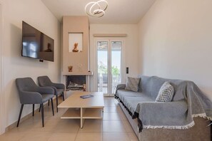 TV, fireplace, DVD player