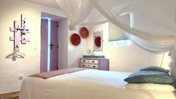 2 habitaciones, tabla de planchar con plancha, wifi y ropa de cama