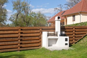 Property grounds - Irota EcoLodge Middle House (Irota)