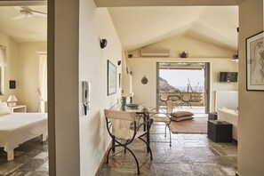 6 slaapkamers, een strijkplank/strijkijzer, reisbedje, gratis wifi