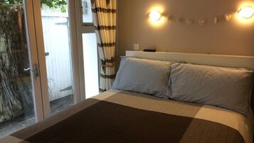 2 bedrooms, iron/ironing board, travel cot, free WiFi