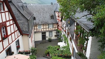 Esterni