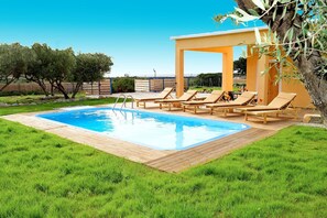 Outdoor pool, pool loungers