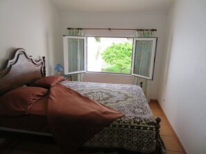 3 chambres, bureau, fer et planche à repasser, Wi-Fi gratuit