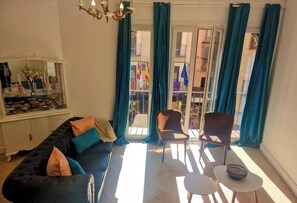 TV - CASON DEL CORPUS  , Apartamento Deluxe  1, Go native Toledo, 10 PLAZAS (Toledo)