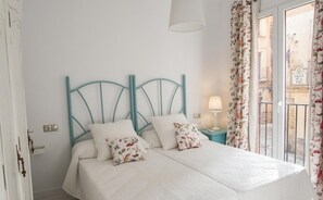 4 bedrooms, iron/ironing board, free WiFi, bed sheets - CASON DEL CORPUS , Apartamento Deluxe 1, Go native Toledo, 11 PLAZAS (Toledo)