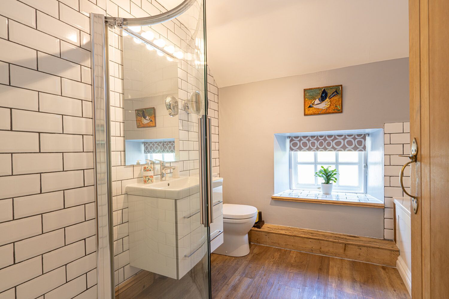 Badekar, hårføner, håndklær og såpe