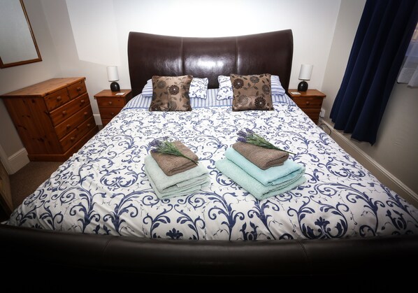 3 chambres, fer et planche à repasser, Wi-Fi gratuit, draps fournis