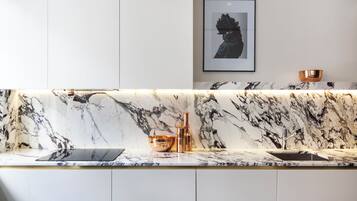 Fridge, microwave, oven, stovetop