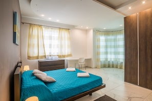 5 chambres, fer et planche Ă repasser, accĂšs Internet, draps fournis
