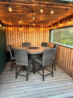Dining - Cosy retreat with Hot Tub & Aurora Views (Hella)