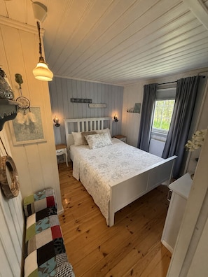 2 bedrooms, free WiFi, bed sheets - Hjartarstaðir Private Country Retreat with Hot Tub (Hella)