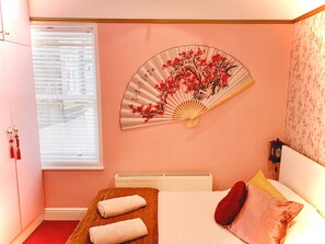 2 habitaciones, tabla de planchar con plancha, internet y ropa de cama 