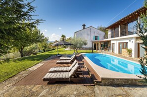 Ulkouima-allas, lämmitetty uima-allas