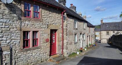 Cosy Cottage in the Beautiful Derbyshire Dales, Peak District
