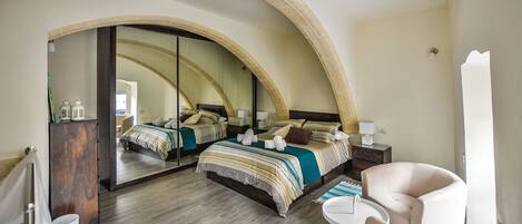 1 bedroom, desk, iron/ironing board, WiFi