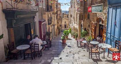 Grand Harbour - Apartment in historic Valletta building