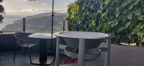 屋外ダイニングエリア