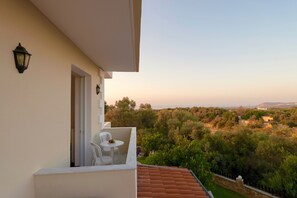 Familienvilla, 4 Schlafzimmer, eigener Pool | Ausblick vom Zimmer