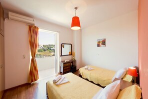 Familienvilla, 4 Schlafzimmer, eigener Pool