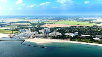 Plage à proximité, chaises longues
