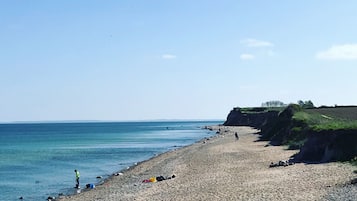 Plage à proximité, chaises longues
