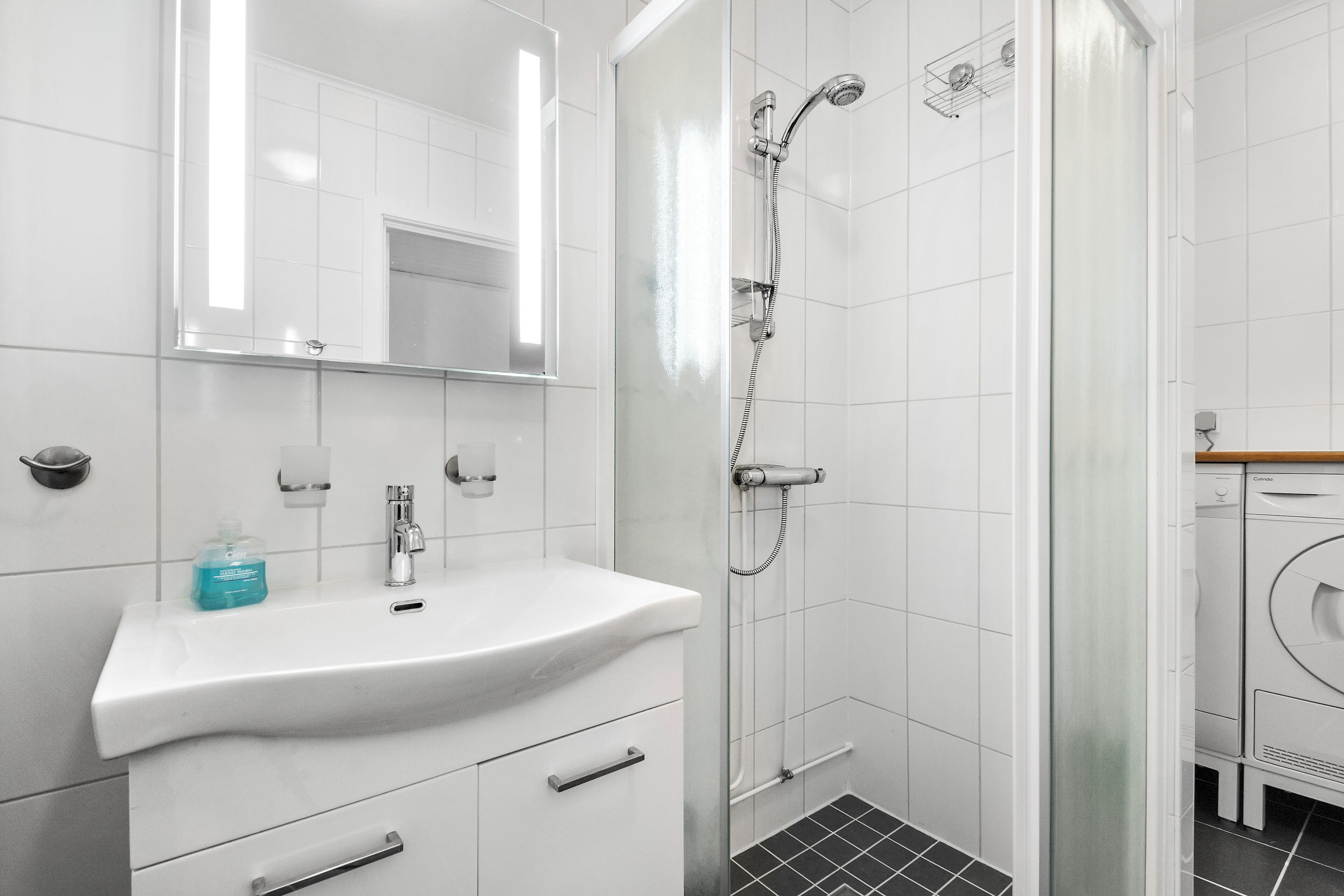 Douche, serviettes fournies