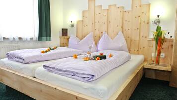 3 bedrooms, in-room safe, iron/ironing board, travel crib