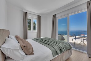 5 bedrooms, in-room safe, iron/ironing board, WiFi
